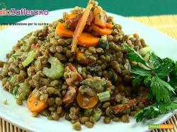 Insalata di lenticchie con pancetta e verdure
