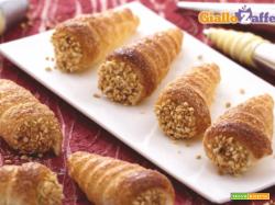 Cannoncini di sfoglia con crema pasticcera