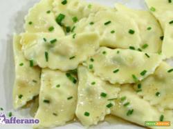 Mezzelune al salmone ed erba cipollina