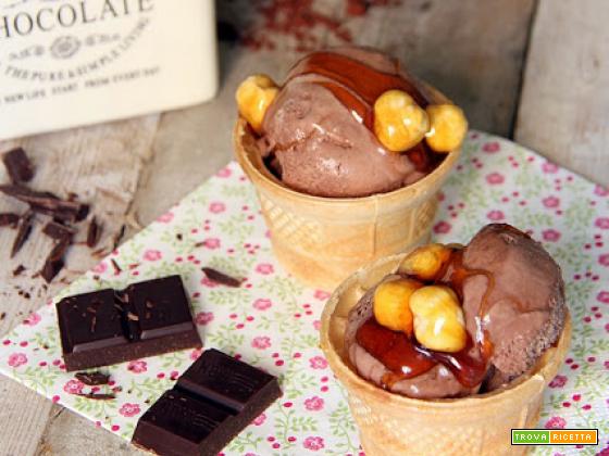 gelato al cioccolato, nocciole e caramello per Mtc