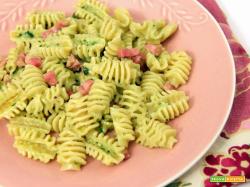 rivisitazione da gente del fud, radiatori con pesto ai broccoli e pancetta