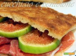pizza bianca prosciutto e fichi