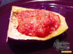 Barche di melanzane con pomodoro e montasio
