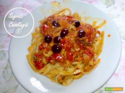 fettucce con salsa tonno olive e capperi
