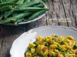 Malloreddus con piselli, guanciale stagionato e zafferano