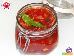 Sugo di salsiccia e melanzane al microonde