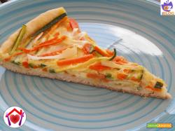 Torta salata con zucchine porri e carote