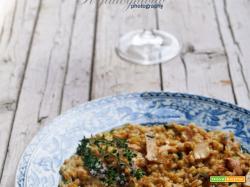 Farro cremoso con finferli, caprino ed erbe aromatiche