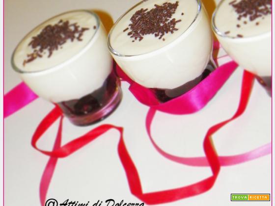 BICCHIERINI CON MOUSSE DI YOGURT E RICOTTA