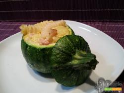 Zucchine tonde ripiene di tortiglioni zucchine e speck