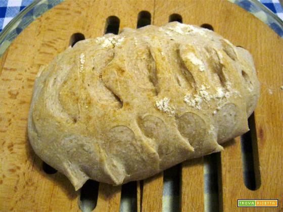 Pane con farina di segale e lievito madre