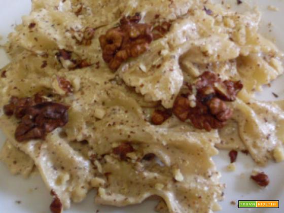 Ricetta farfalle con salsa alle noci