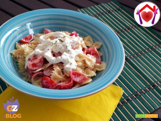 Pasta con stracciatella e pomodorini