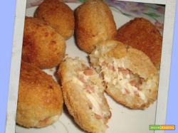 CROCCHETE DI RISO CON PROSCIUTTO E FORMAGGIO