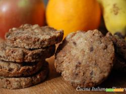 Biscotti con fiocchi di riso e chips di cioccolato