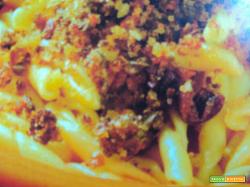 Strozzapreti al pane raffermo e acciughe