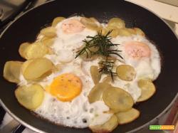 Uova e patate in padella