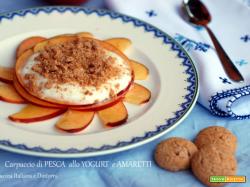 Carpaccio di pesca con yogurt greco e amaretti
