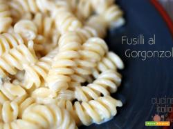 Fusilli al gorgonzola – ricetta 3 ingredienti e 1 pentola