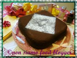 Torta al cioccolato morbida con latte condensato