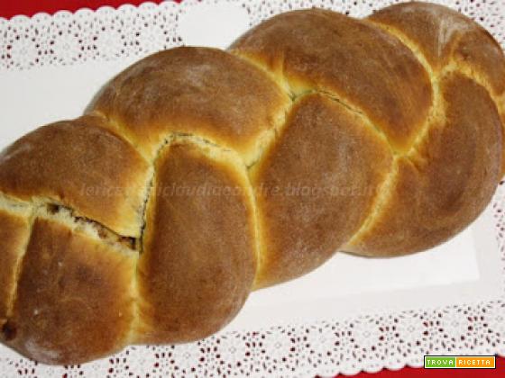 Pan brioche con lievito madre, confettura di prugne e cocco