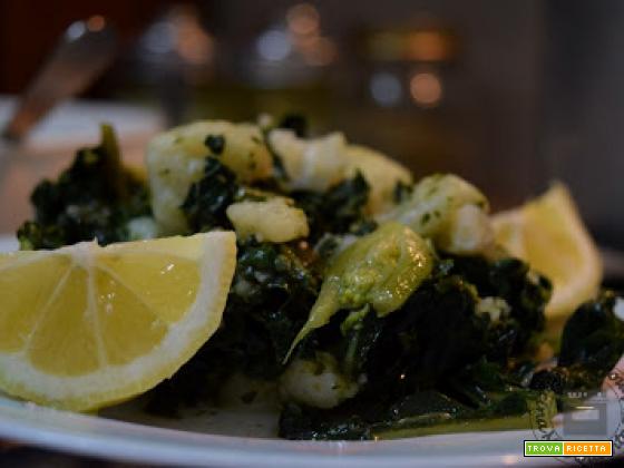 Broccoli di Natale e cavolfiore all'insalata, ricetta tipica napoletana