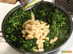Fagioli cannellini con cicoria piccante