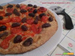 Pizza integrale ai peperoni e olive – lievito madre