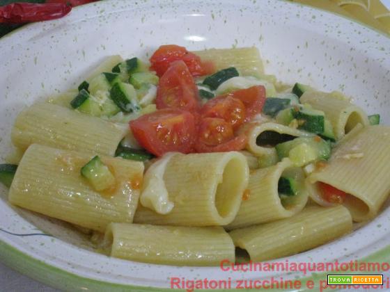 Rigatoni zucchine e pomodori