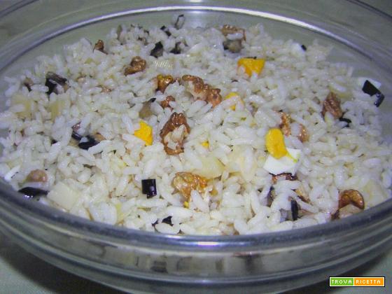 Insalata di riso con noci