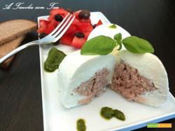 Mozzarella ripiena di Tonno con salsa al Pesto!