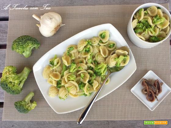Orecchiette Broccoli e Acciughe