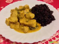 Spezzatino al curry rosso con riso venere