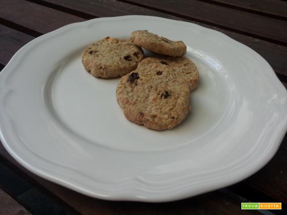 Biscotti con farina integrale e mueslì (senza zucchero)
