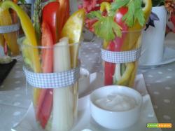 Crudité con crema allo yogurt