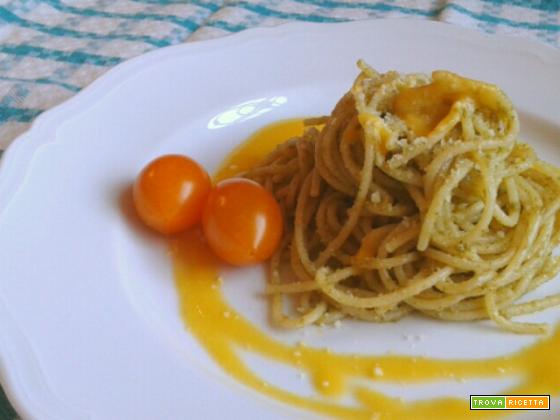 Spaghetti al Pesto di Basilico e Mandorle