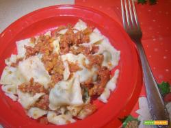 Ravioli di borragine al ragù di carne