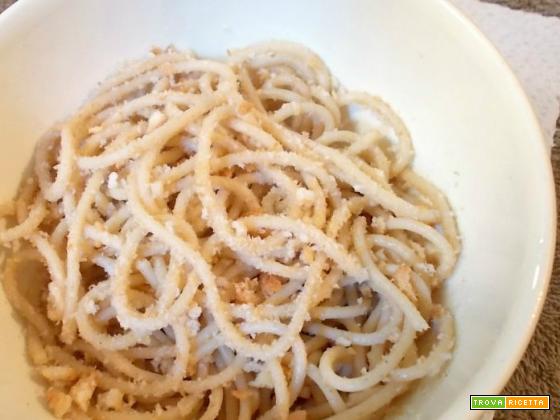 Spaghetti integrali al pangrattato