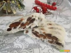 Torrone tenero alle mandorle