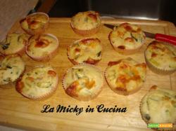 Muffin salati alle zucchine
