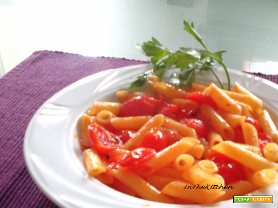 Penne pomodorini e peperoncino