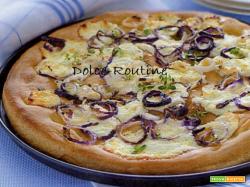 Pizza con Caprino e Cipollotti di Tropea