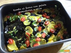 Rombo al forno con patate, pomodorini e olive nere