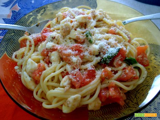spaghetti alla crudaiola  (o alla trapanese)…una mia versione