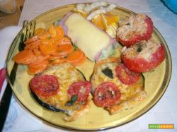 involtini di cotto, melanzane a pizzetta, carote al latte, pomodori ripieni e insalata di arance e finocchi