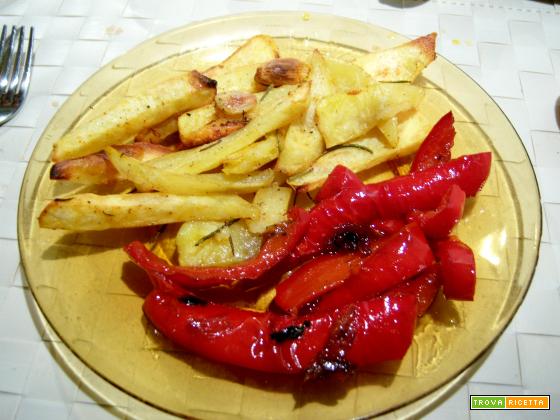 patate al forno con paprika e peperoni in agrodolce