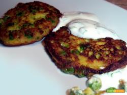 mini frittate di piselli con salsa allo yogurt