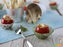 Finger food: pomodorini, sedano rapa e colatura di alici