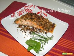 Salmone in crosta “profumata” alle erbe aromatiche