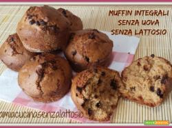 Muffin integrali con gocce di cioccolato senza uova senza lattosio